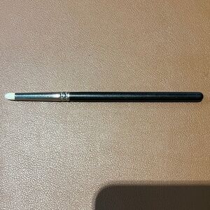 MAC Brush 219 Pencil Brush